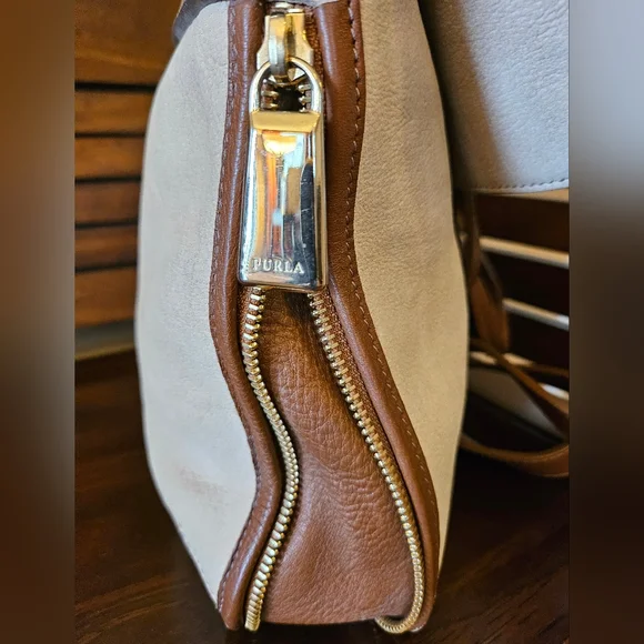 Furla Leather Expandable Crossbody Bag! - Picture 7 of 16